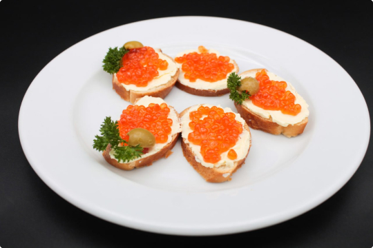 Бутерброды с красной икрой