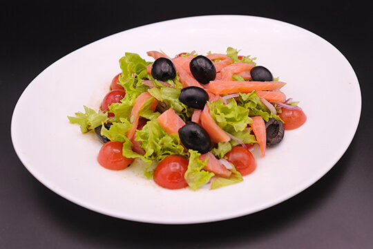 Салат с сёмгой