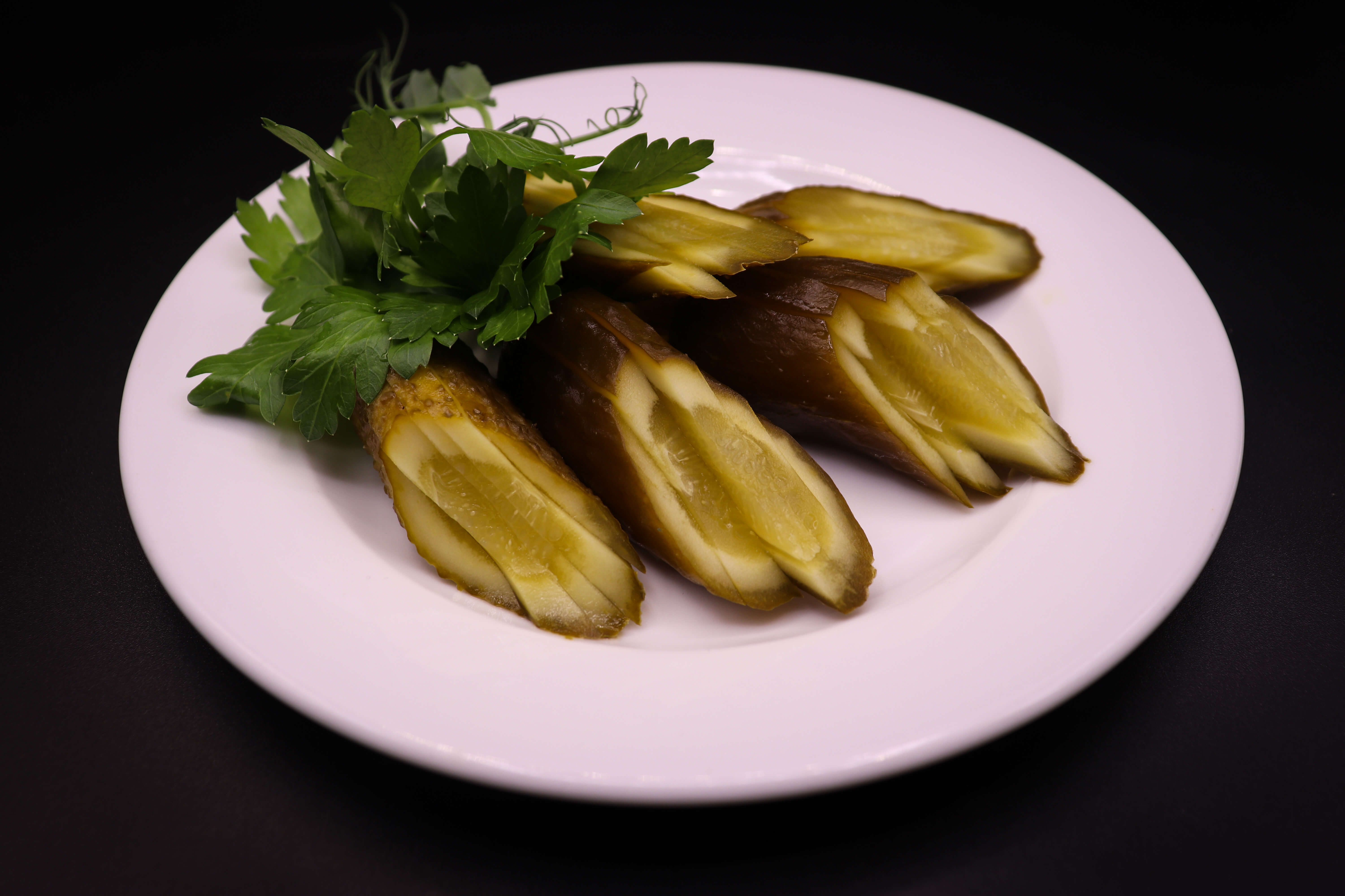 Огурец солёный